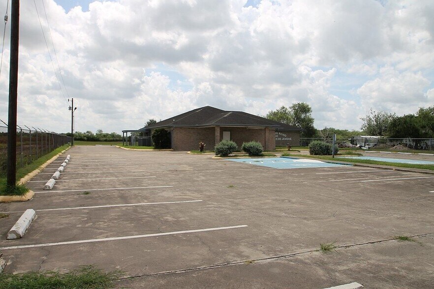 More Photos Of 5446 N FM 493, Donna Office For Sale