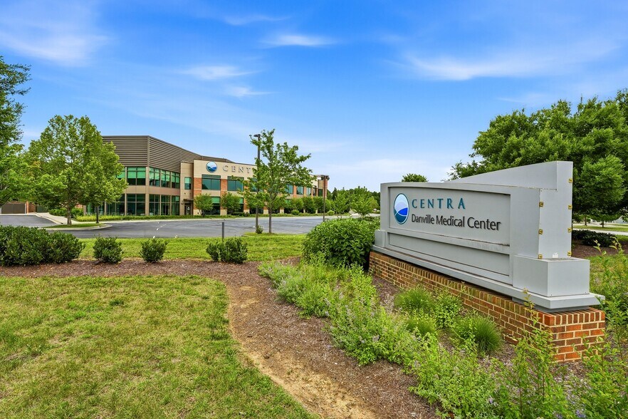 More Photos Of 414 Park Ave, Danville Medical For Lease