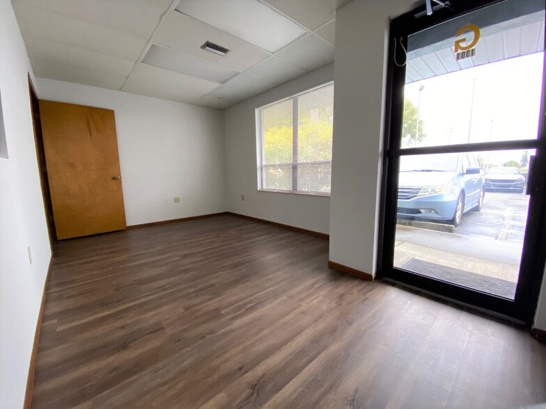 More Photos Of 1341 10th St E, Palmetto Unknown For Lease