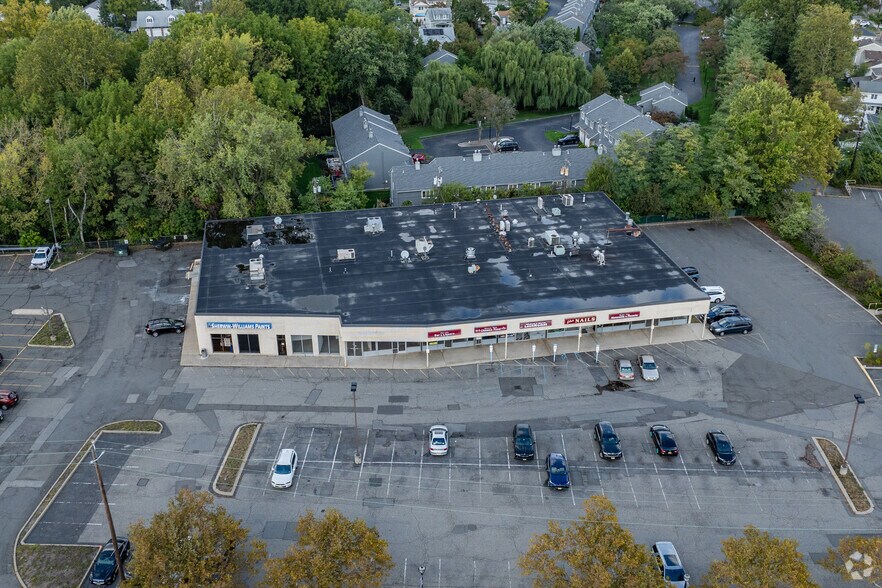 More Photos Of 17-61 River Rd, Fair Lawn Freestanding For Lease