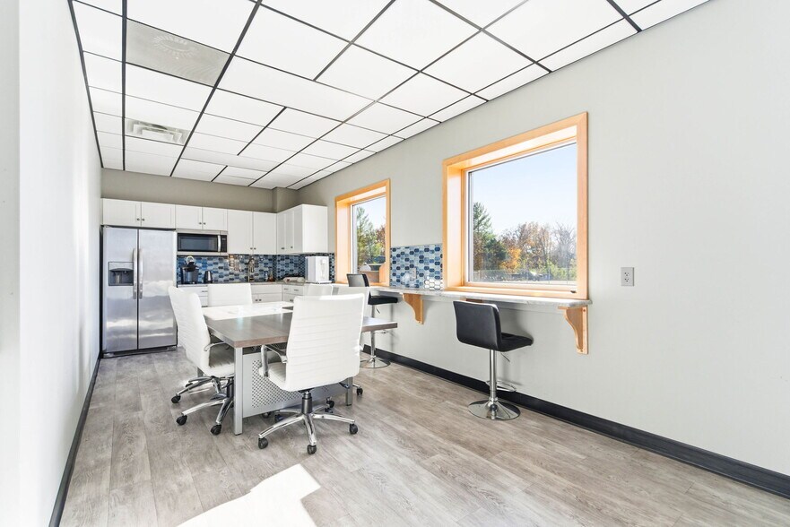 More Photos Of 13720 Aiken Rd, Louisville Warehouse For Sale