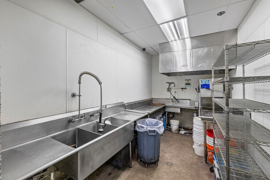 More Photos Of 234 SW 5th St, Grants Pass Restaurant For Sale