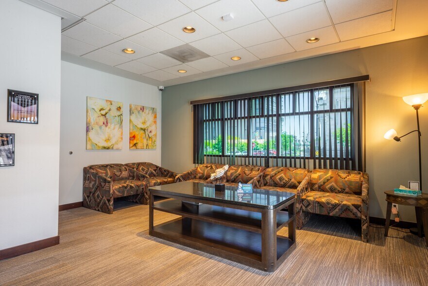 More Photos Of 500 S 4th St, Las Vegas Office For Lease