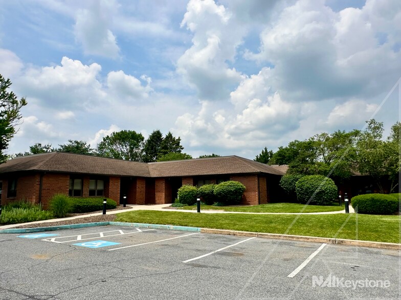 Primary Photo Of 2201 Ridgewood Rd, Wyomissing Medical For Sale