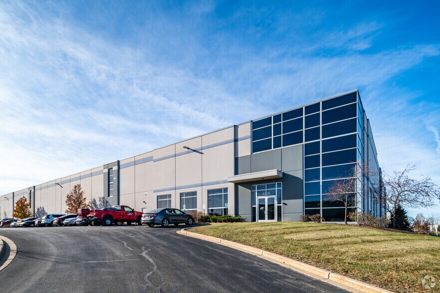 More Photos Of 5150 International Dr, Cudahy Unknown For Lease