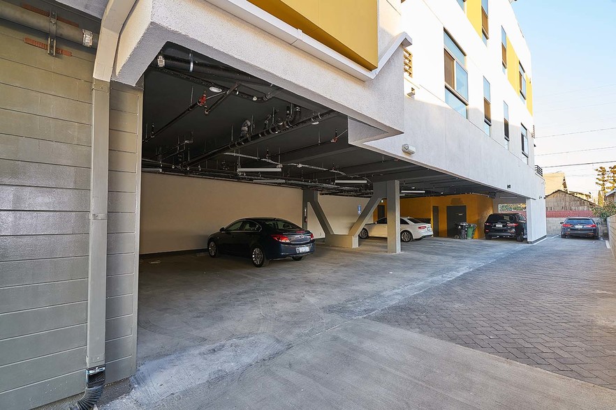 More Photos Of 978 S Mariposa Ave, Los Angeles Apartments For Sale