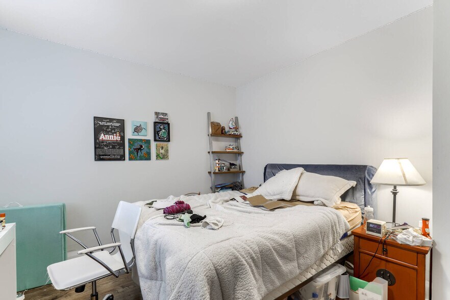 More Photos Of 4 Oriole Gdns, Toronto Apartments For Sale