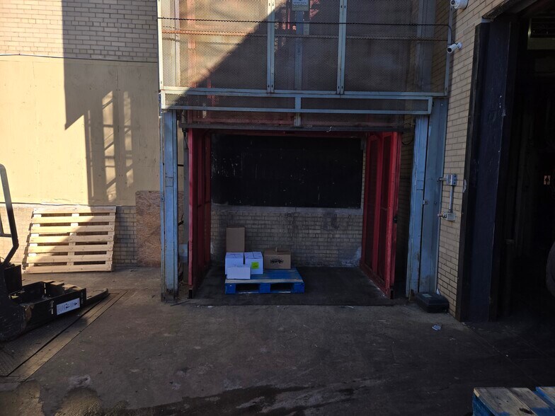 More Photos Of 141 Lake Ave, Staten Island Refrigeration Cold Storage For Lease