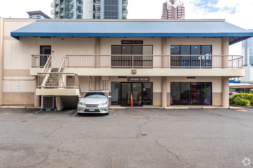 More Photos Of 614 Cooke St, Honolulu Storefront Retail Office For Lease