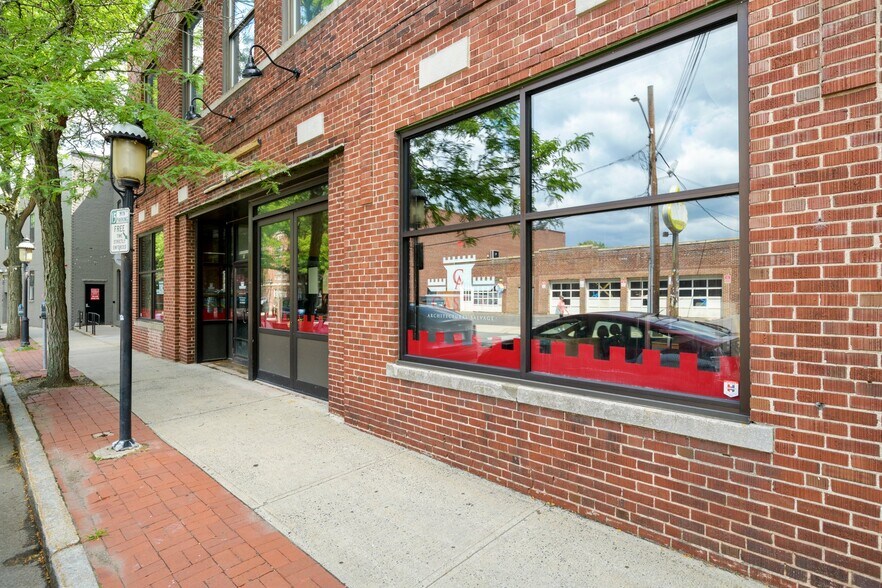 More Photos Of 2 Gleason Plz, Northampton General Retail For Lease