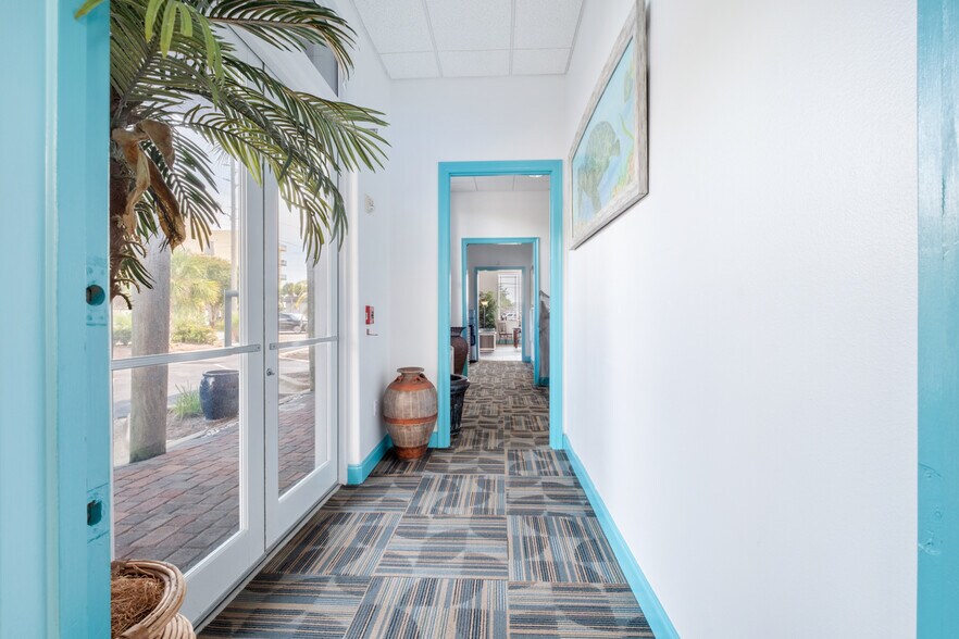 More Photos Of 503A Harbor Blvd, Destin Flex For Lease