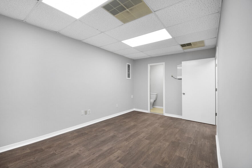 More Photos Of 1840 Dunn Ave, Jacksonville Medical For Lease