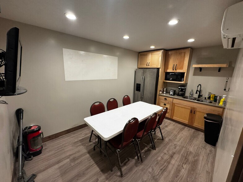 More Photos Of 4830 Pioneers blvd, Lincoln Serviced Offices For Sale