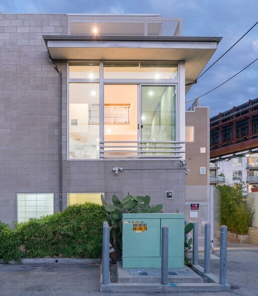 More Photos Of 717-743 N Highland Ave, Los Angeles Flex For Sale