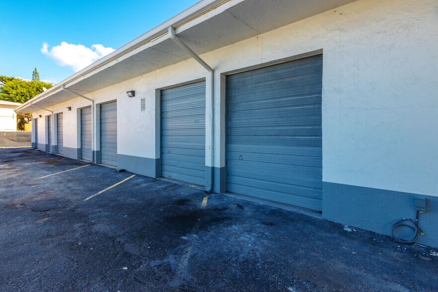 More Photos Of 518 N G St, Lake Worth Beach Warehouse For Lease