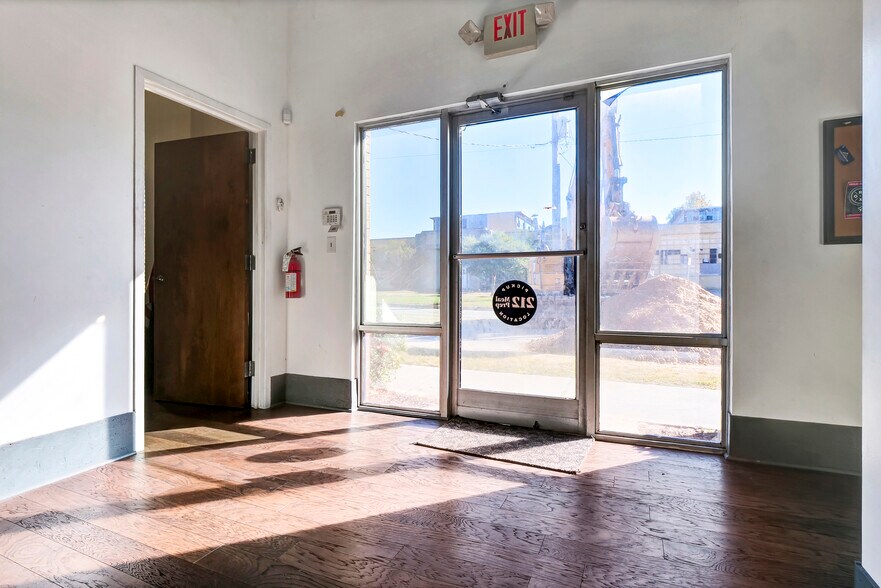 More Photos Of 1316 S 5th Ave, Wilmington Service For Sale