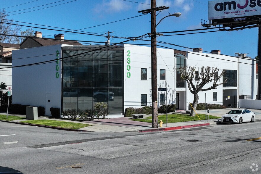 More Photos Of 2300 S Sepulveda Blvd, Los Angeles Office For Lease