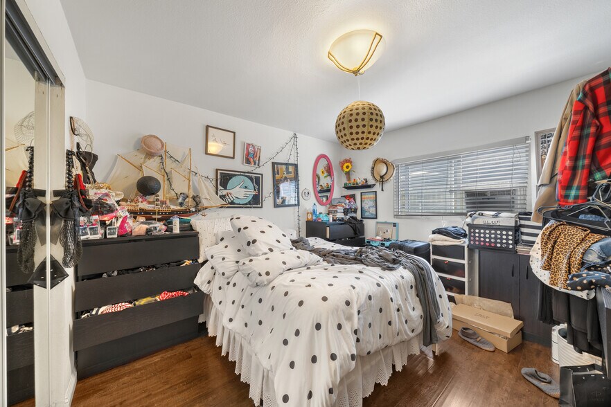 More Photos Of 2516 Elsinore St, Los Angeles Multifamily For Sale