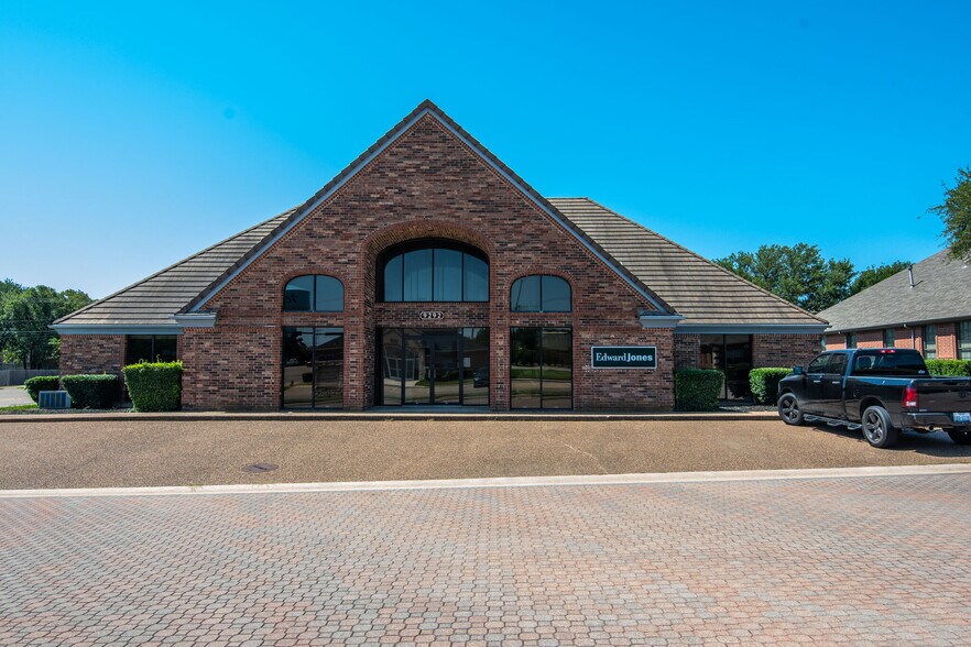 More Photos Of 9292 Huntington Sq, North Richland Hills Loft Creative Space For Lease