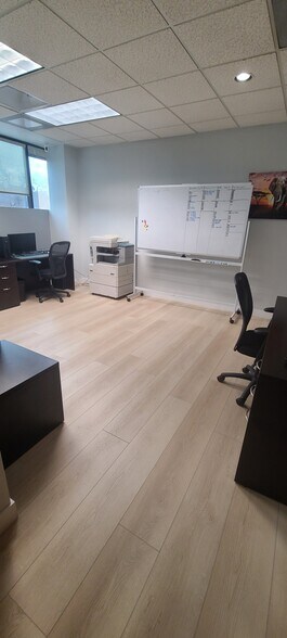 More Photos Of 15490 Ventura Blvd, Sherman Oaks Office For Lease