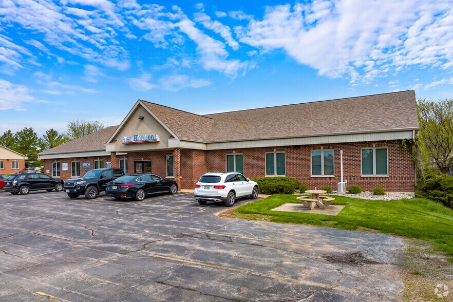 Primary Photo Of 5793 W Grande Market Dr, Appleton Unknown For Lease