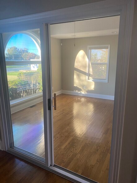 More Photos Of 1101 W Us-40 Hwy, Blue Springs Office For Lease