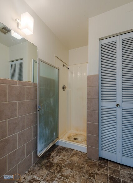 More Photos Of 1243 S Sherman Dr, Longmont Warehouse For Lease