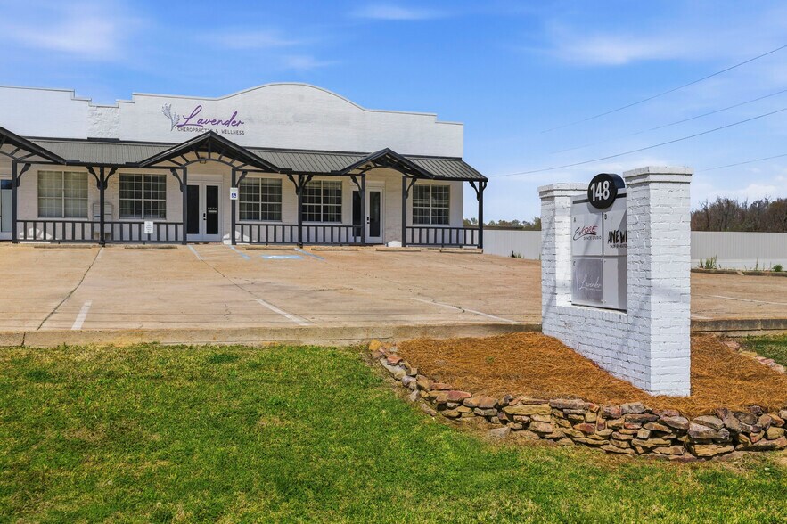 More Photos Of 148 Weisenberger Rd, Madison Flex For Lease