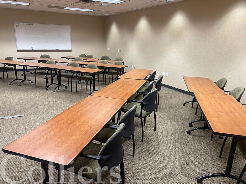 More Photos Of 408 S Eagle Rd, Eagle Coworking Space