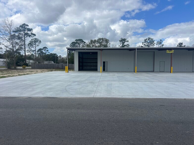 Primary Photo Of 201 N Palm St, Jesup Warehouse For Lease