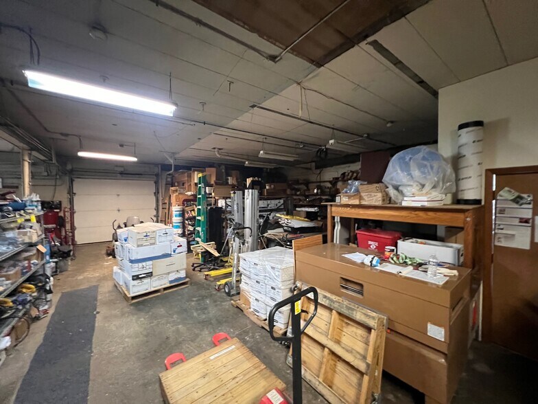 More Photos Of 1705 Guenther Rd, Dayton Flex For Sale