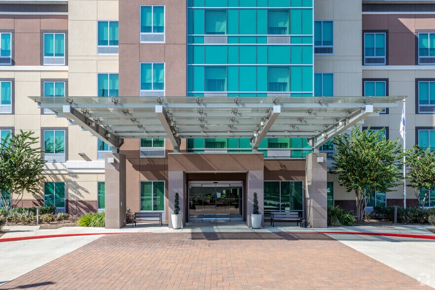 More Photos Of 9300 Main St, Houston Hotel For Sale