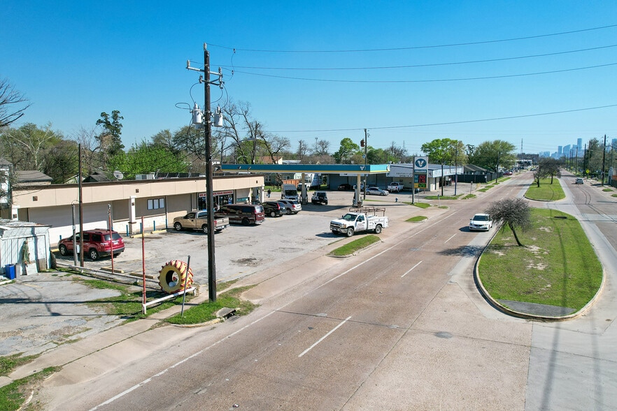 Primary Photo Of 7104 Irvington Blvd, Houston General Retail For Sale