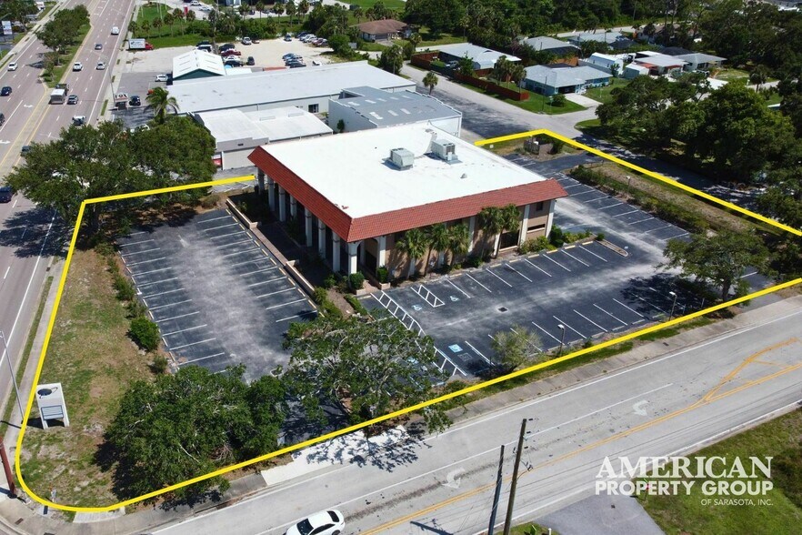 More Photos Of 2100 S Tamiami Trl, Venice Office For Lease