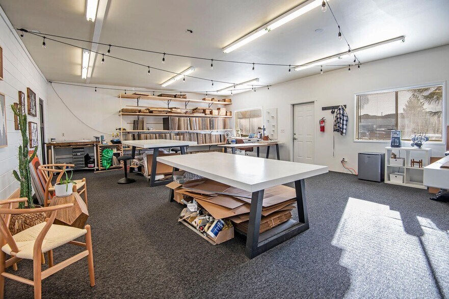 More Photos Of 592 N Sisters Park Ct, Sisters Flex For Sale