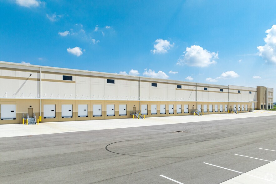 More Photos Of 16500 Oriole Rd, Fort Myers Warehouse For Sale