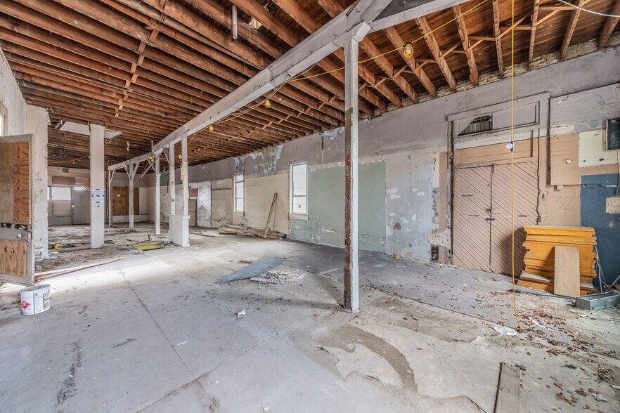 More Photos Of 1405 S Flores St, San Antonio Hospitality For Lease