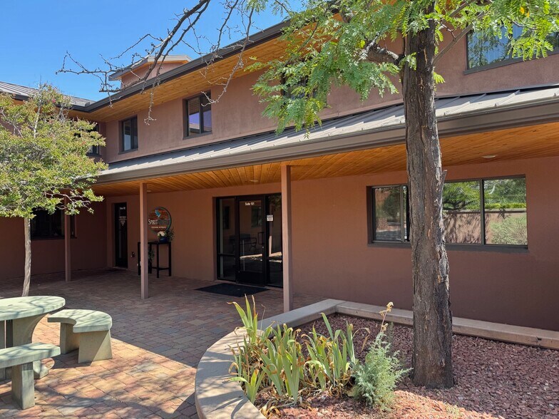 More Photos Of 75 Kallof Pl, Sedona Loft Creative Space For Lease