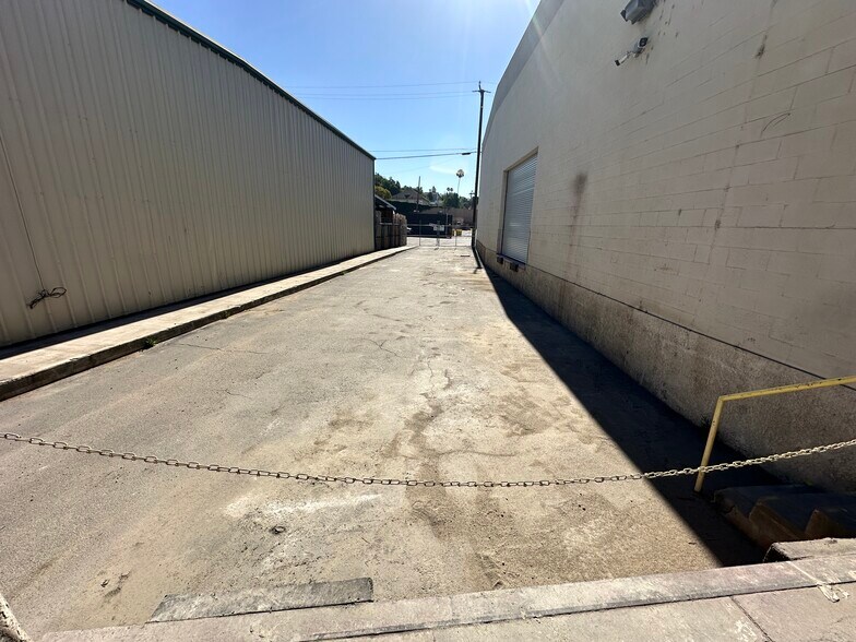 More Photos Of 2875 Orange Olive Rd, Orange Manufacturing For Lease