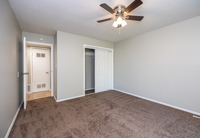 More Photos Of 108 NW 63rd St, Kansas City Apartments For Sale
