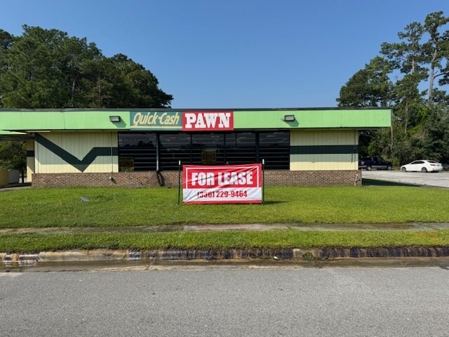 Primary Photo Of 207 W Main St, Havelock Bank For Lease