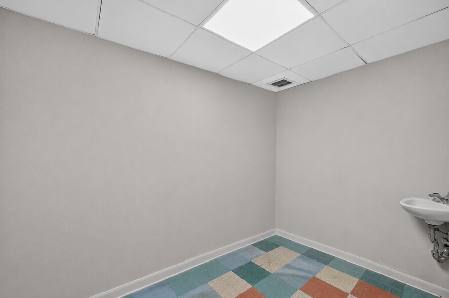 More Photos Of 161 Madison Ave, New York Medical For Sale