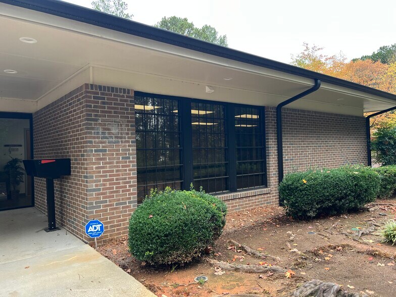 Primary Photo Of 1611 Sands Pl SE, Marietta Medical For Lease