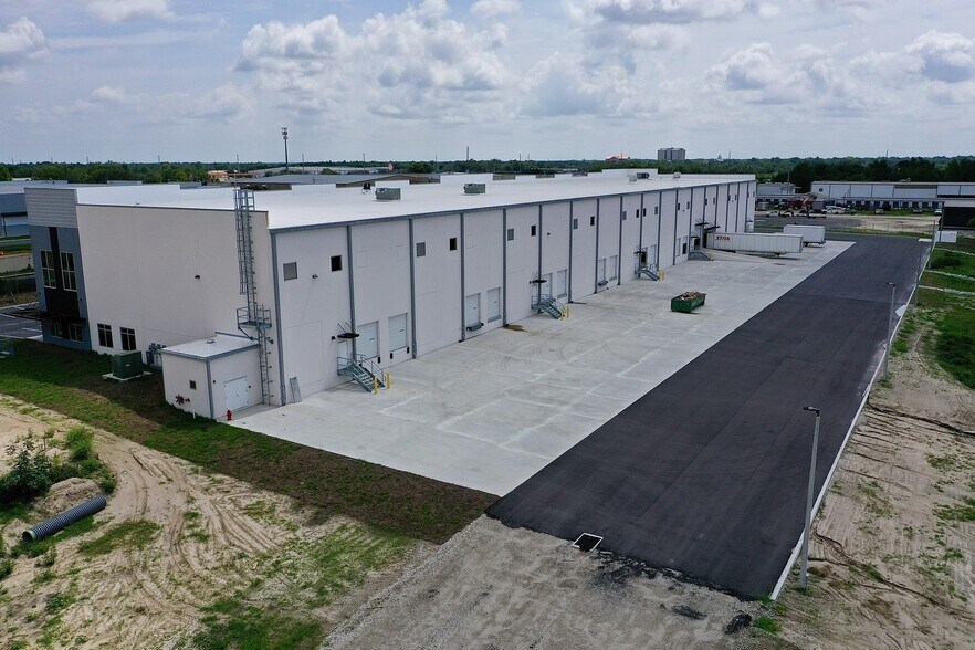 More Photos Of 1585 Centennial Blvd, Bartow Unknown For Lease