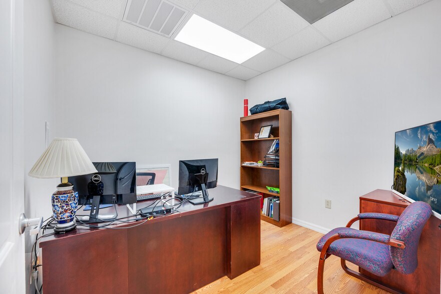 More Photos Of 13220-13280 N 56th St, Temple Terrace Medical For Sale