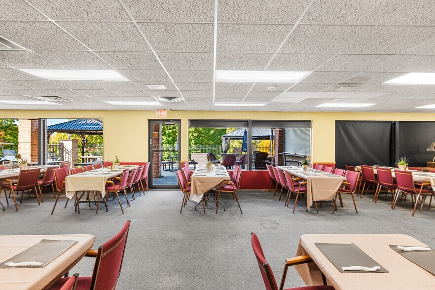 More Photos Of N8055 French Rd, Seymour Township Freestanding For Sale