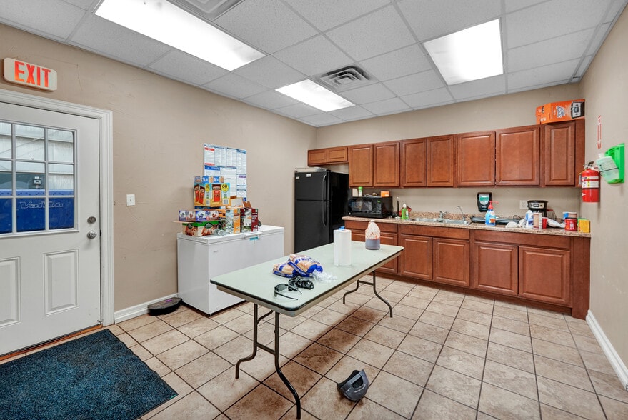 More Photos Of 2010/2015 44th St, Odessa Industrial For Sale