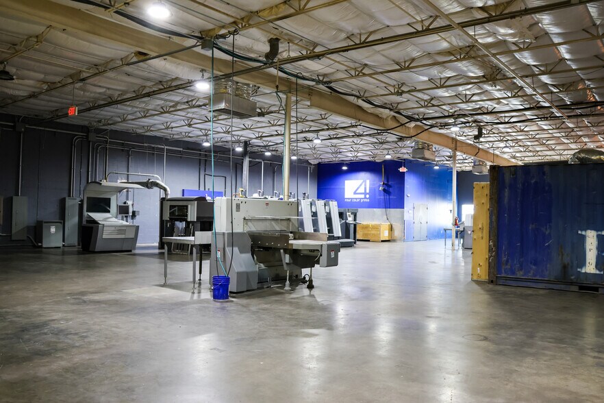 More Photos Of 3300 Lawnwood St, Fort Worth Warehouse For Sale