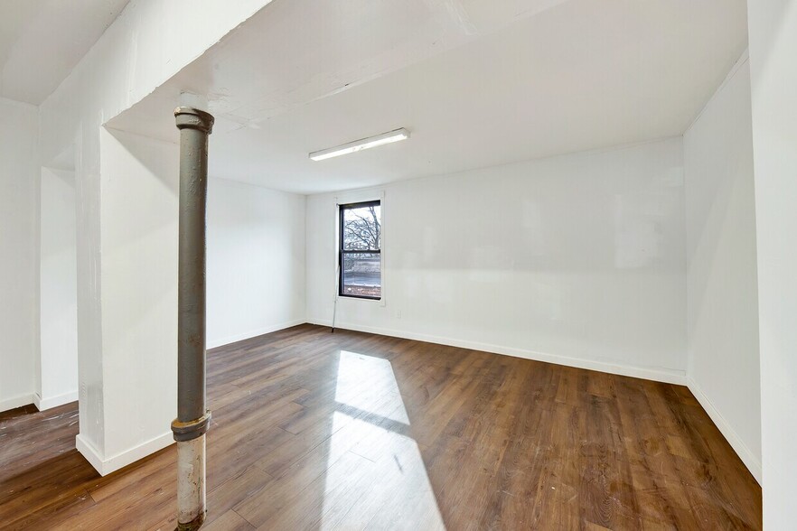 More Photos Of 8-12 W Fordham Rd, Bronx Storefront Retail Office For Lease