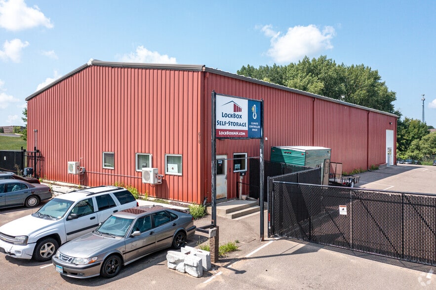 More Photos Of 618 Industrial Dr SE, Lonsdale Self Storage For Lease